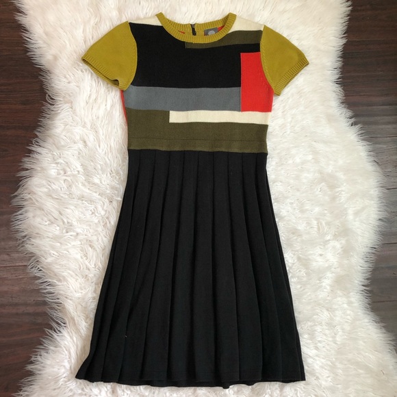 Vince Camuto Dresses & Skirts - NWOT Vince Camuto Pleated Color BlockSweater Dress